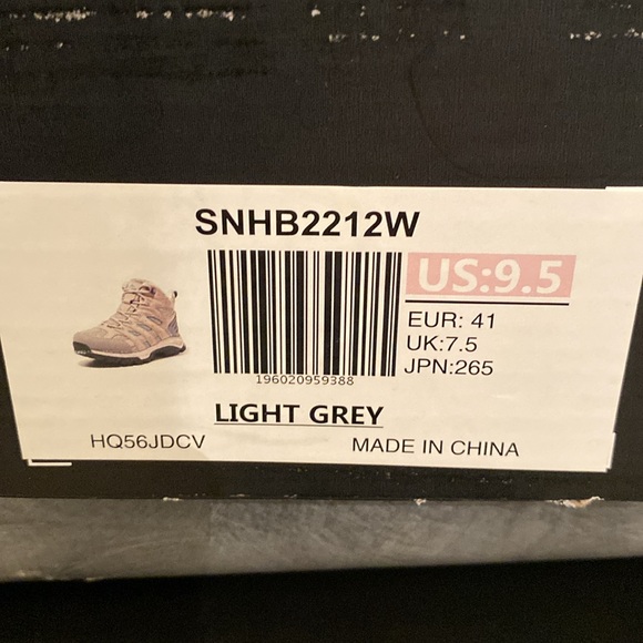 NWT Nortiv8 hiking boots - Picture 6 of 6